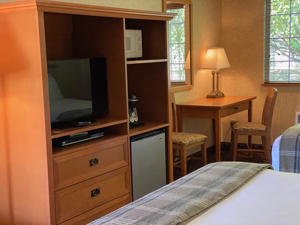 Cousins Country Inn - photo 8