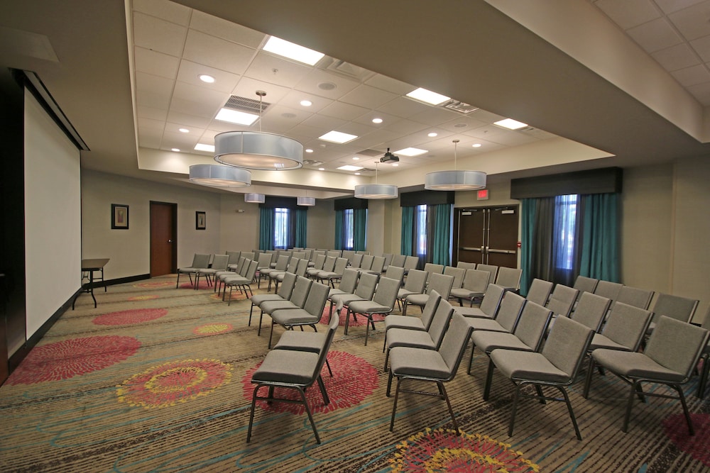 Holiday Inn Express & Suites Charlotte North by IHG - photo 20