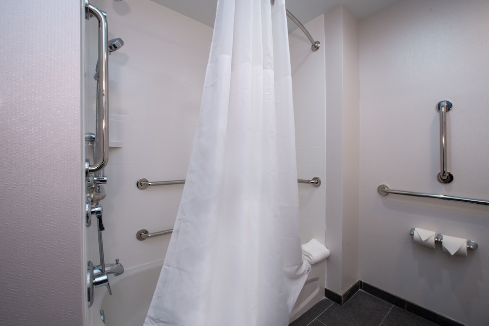 Hampton Inn & Suites Winston Salem Downtown - photo 6