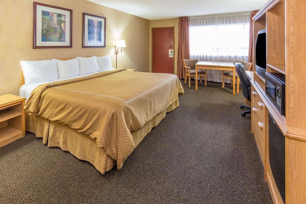 Days Inn by Wyndham Black Bear - photo 8