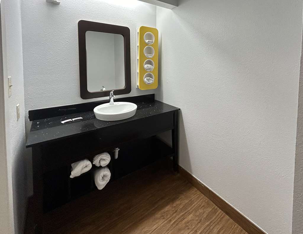 Motel6 Denham Springs LA - photo 14