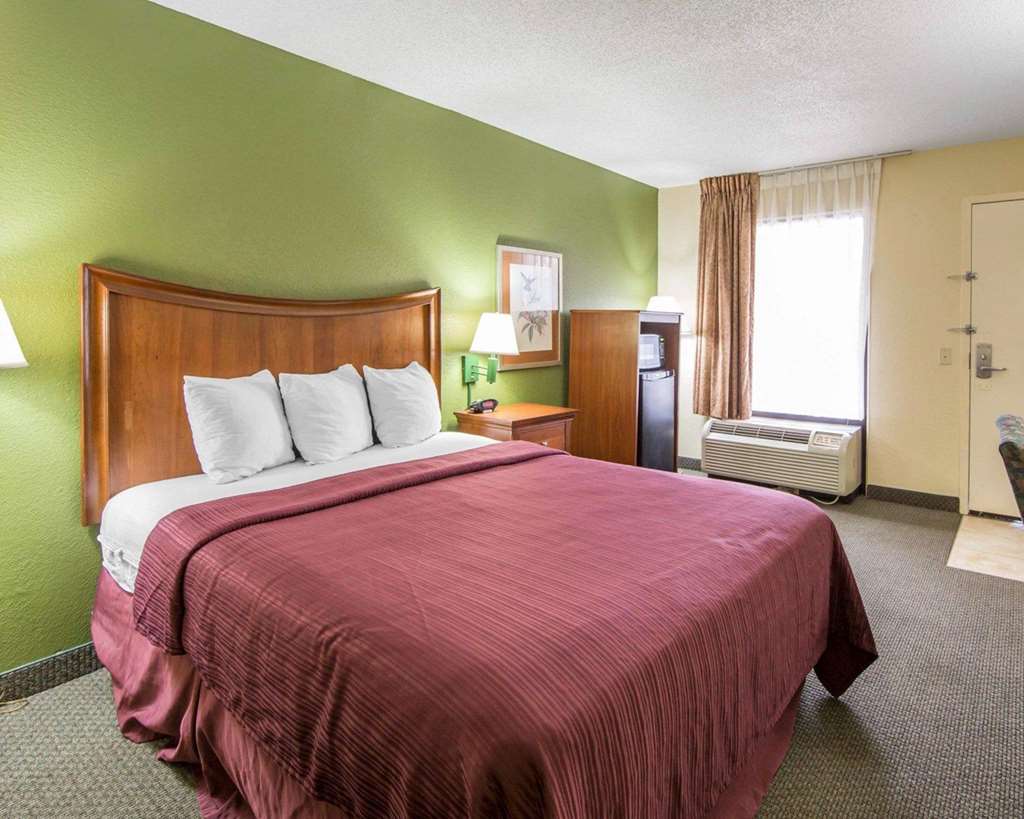 Quality Inn Merchants Drive - photo 7