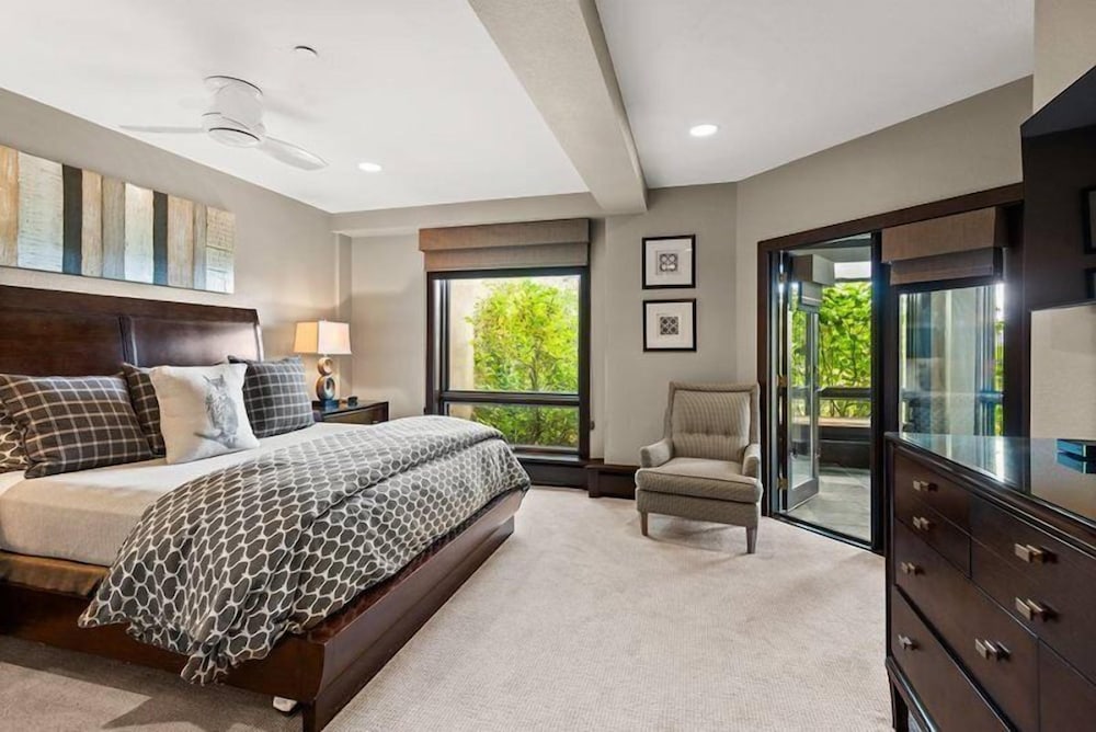 Snowmass Village by Gondola Resorts - photo 11