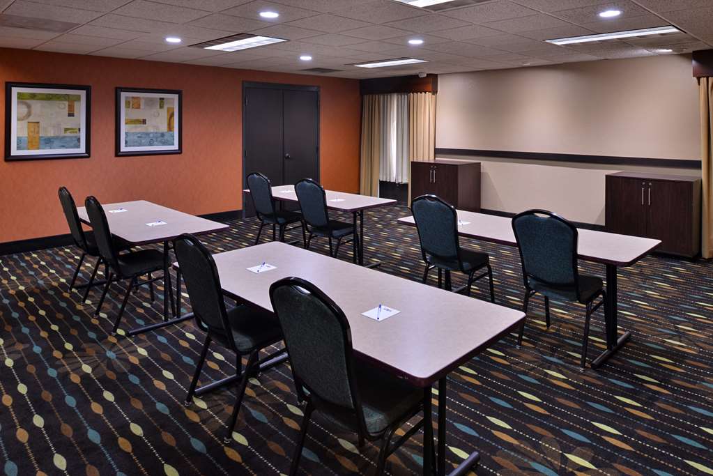 Best Western Plus Wichita West Airport Inn - photo 9