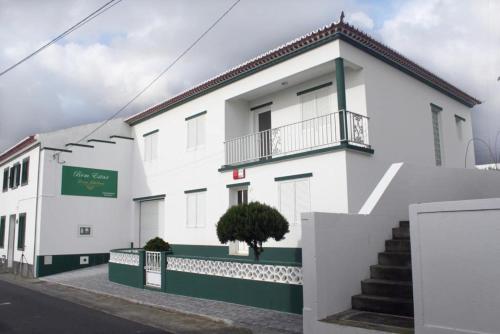 Residencia Bem Estar Dona Adelina — hotel in Ponta Garca