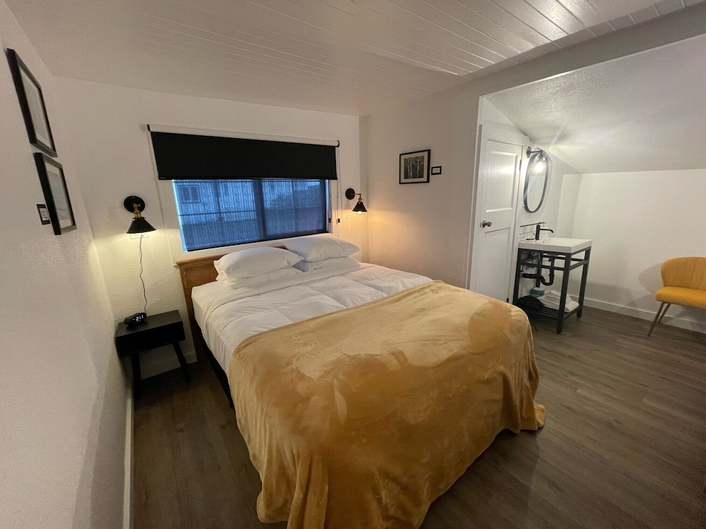 Seaview Motel & Cottages - photo 24