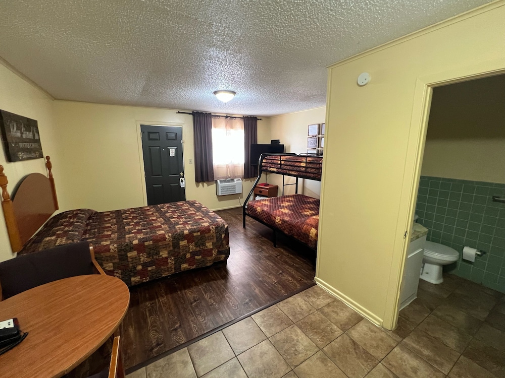 Yellow Diamond Inn - photo 16