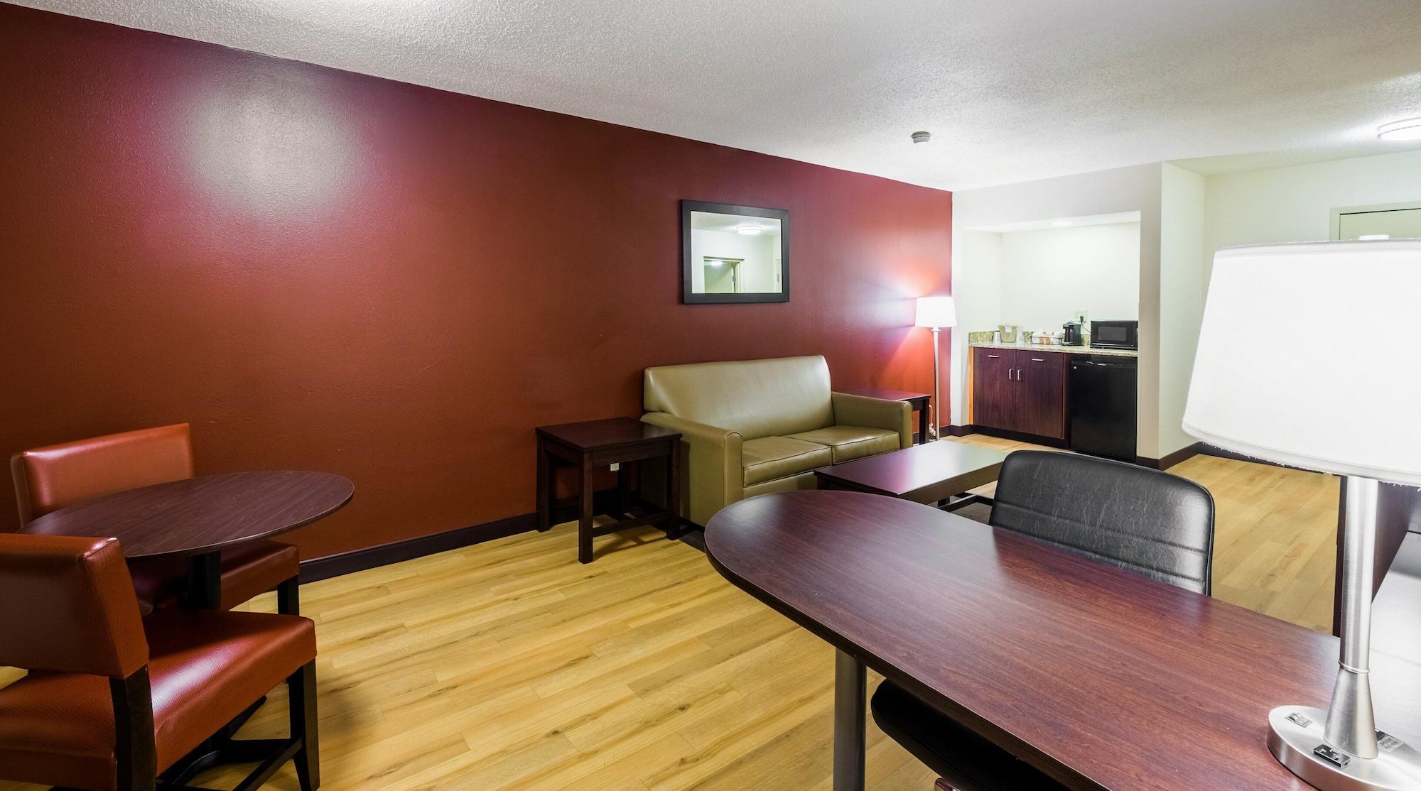 Red Roof Inn PLUS South Deerfield Amherst - photo 11