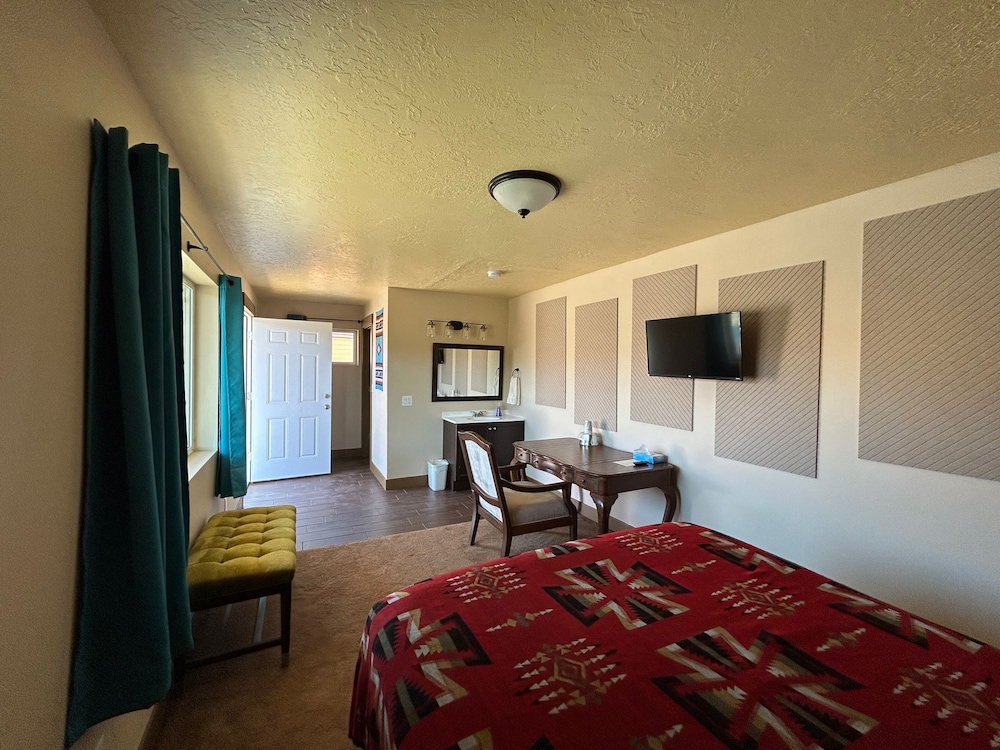 The Rim Rock Inn - photo 10