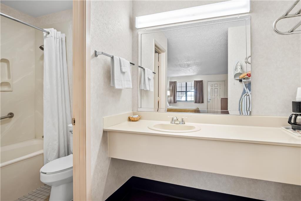 Americas Best Value Inn Midlothian Cedar Hill - photo 24