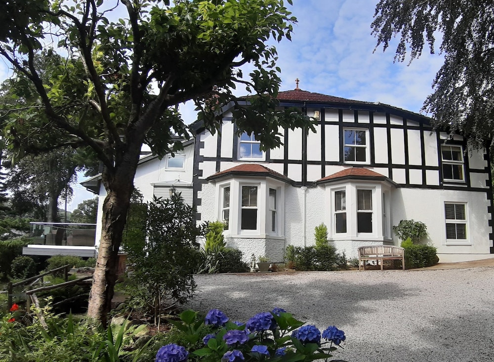 Tir y Coed Country House — 5-Star Luxury Hotel in Conwy, United Kingdom