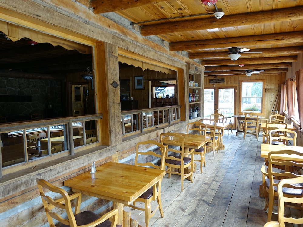 The Twin Lakes Inn - photo 17