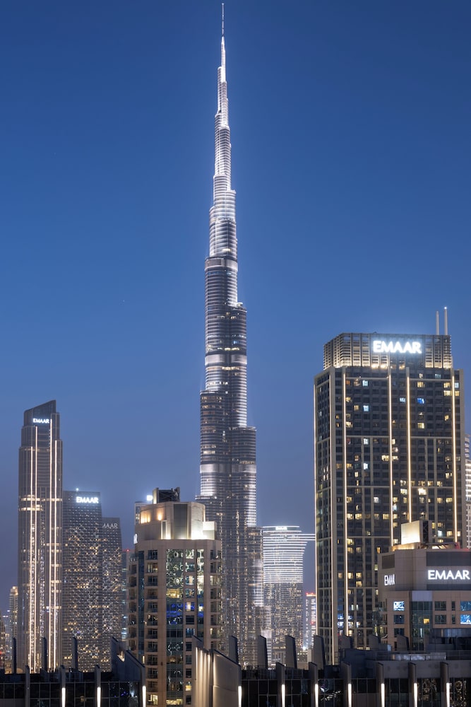 Burj khalifa and Canal views Luxury Apartments for Rent in Dubai Business Bay — 4-Star Luxury Hotel in Dubai, United Arab Emirates