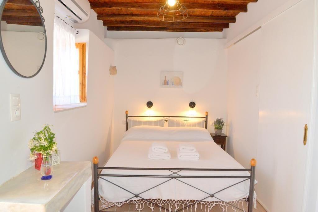 Palaios Rooms - last minute hotel in Milos