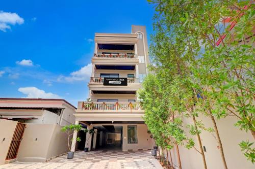 Super Townhouse Oak FRI Dehradun Formerly Hotel EL Portrait in Dehra Dun, India