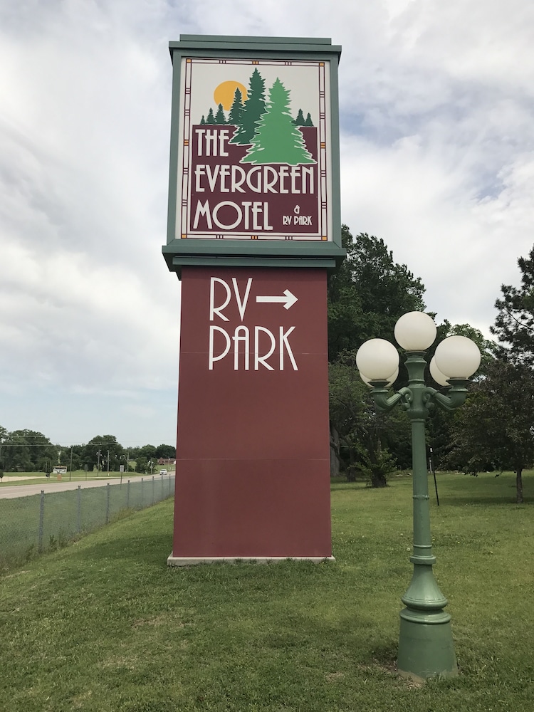 The Evergreen Inn Motel and RV Park - photo 25
