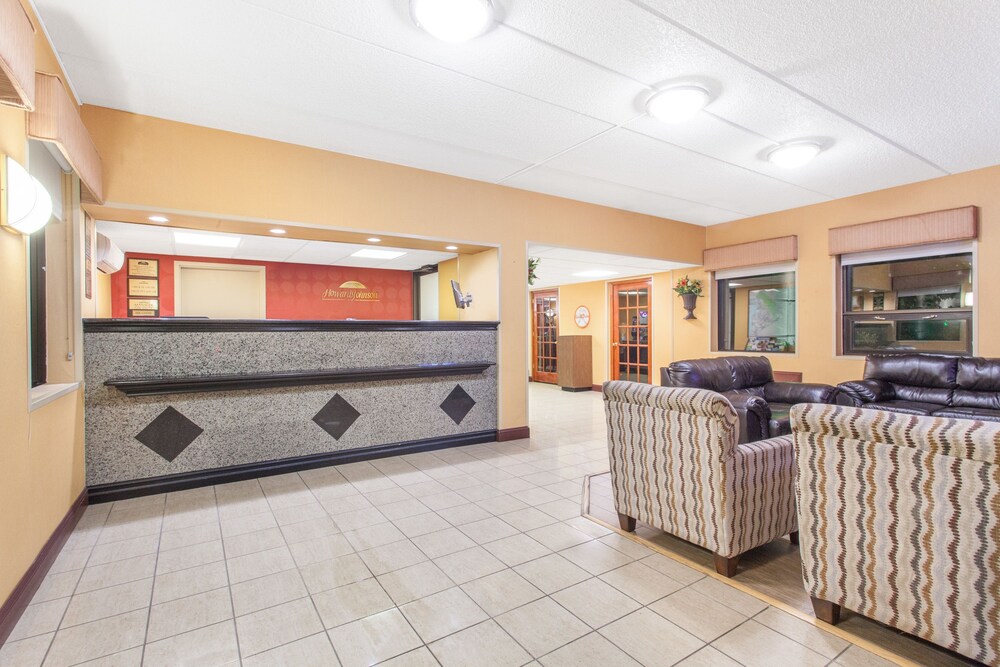 Howard Johnson By Wyndham Suffern - last minute hotel in Suffern