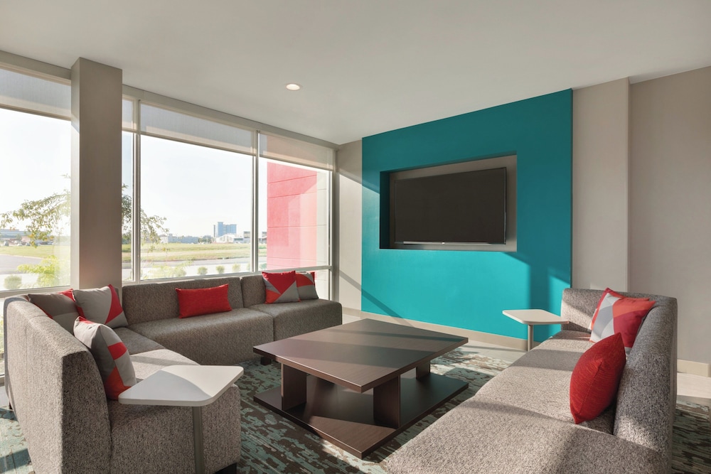 avid hotel Pueblo North by IHG - photo 24