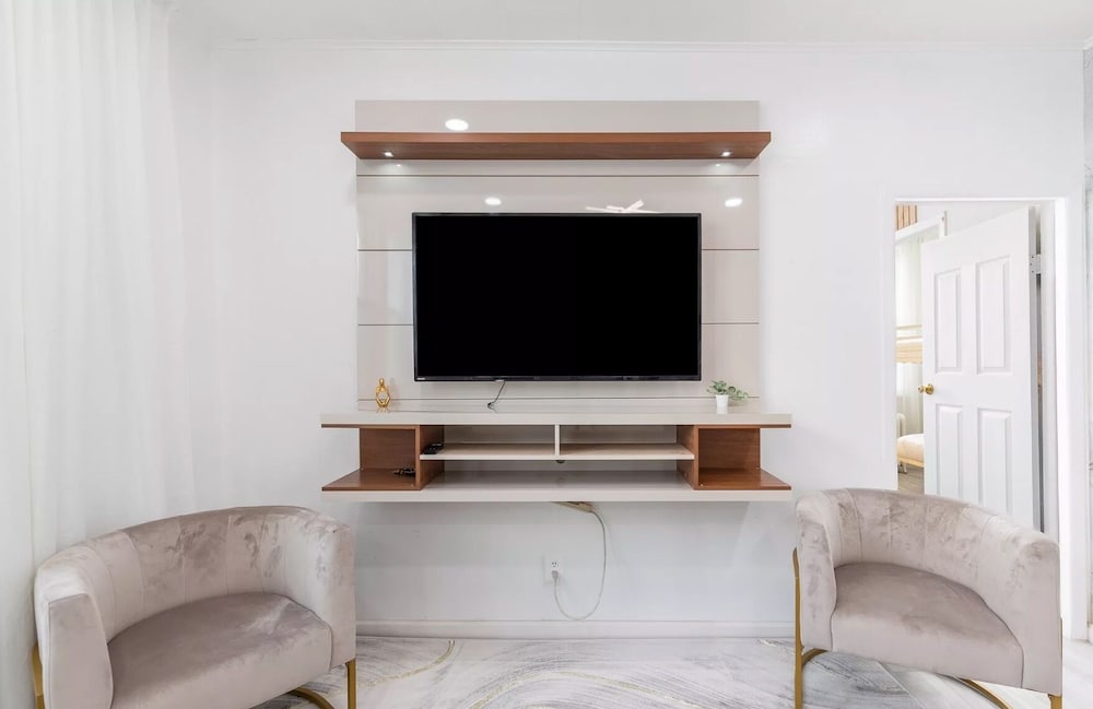 Luxury Living in the Heart of NY — hotel in Yonkers