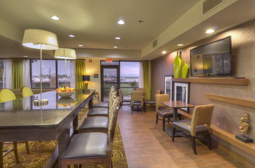 Hampton Inn Georgetown Marina - photo 28