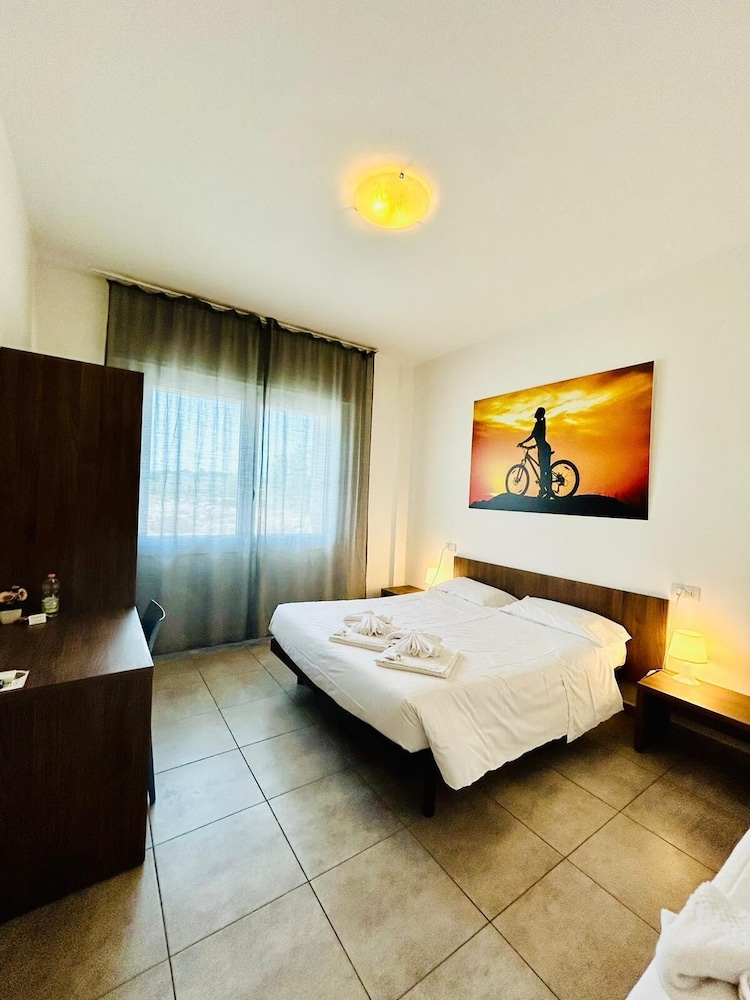 Hotel Bed Bike — Cesena