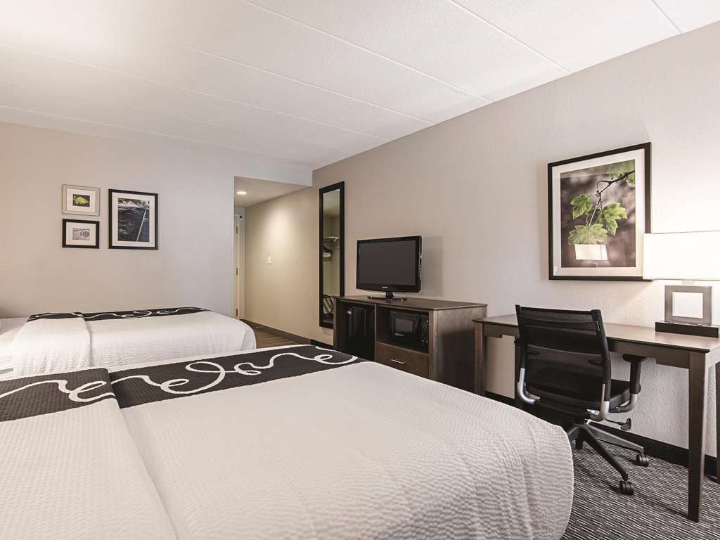 La Quinta Inn & Suites by Wyndham Portland DT Maine Med - photo 25