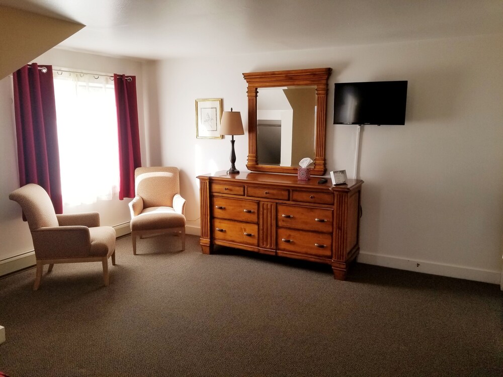 The Inn At Ellsworth Estate - photo 16