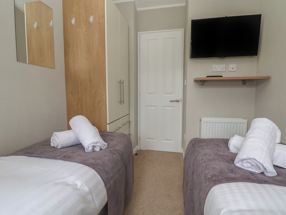 Lodge 4 — Saint Asaph — photo 2