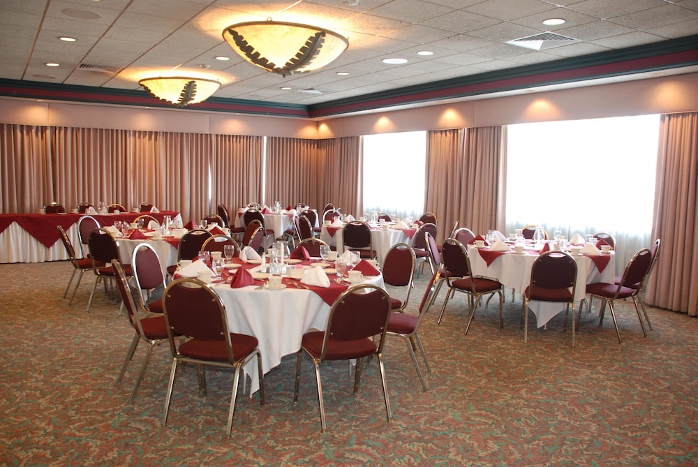 Oakland Airport Executive Hotel - photo 53