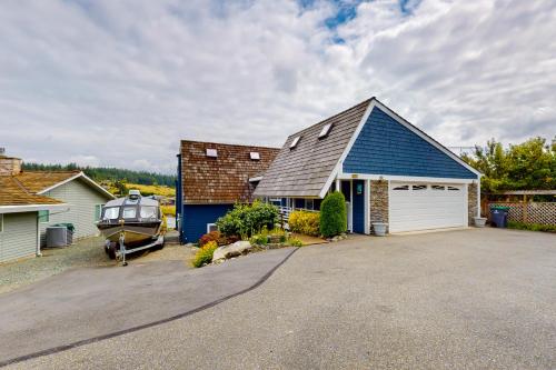 Prime Cove Quarters — 4-Star Luxury Hotel in Oak Harbor, United States