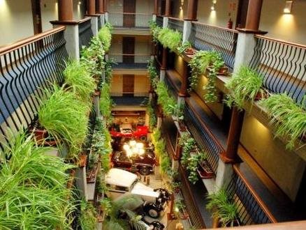 Ram n Park Hotel — 4-Star Luxury Hotel in Santpedor, Spain