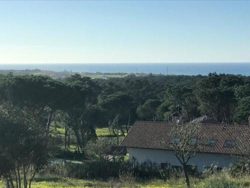 SeaSintra Your Exclusive Retreat with Unrivalled Privacy and Oceanic Vistas — hotel in Colares