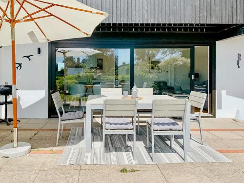 Baltic Retreat Thatched Roof Minutes From Sea - carbon neutral hotel in Grossenbrode