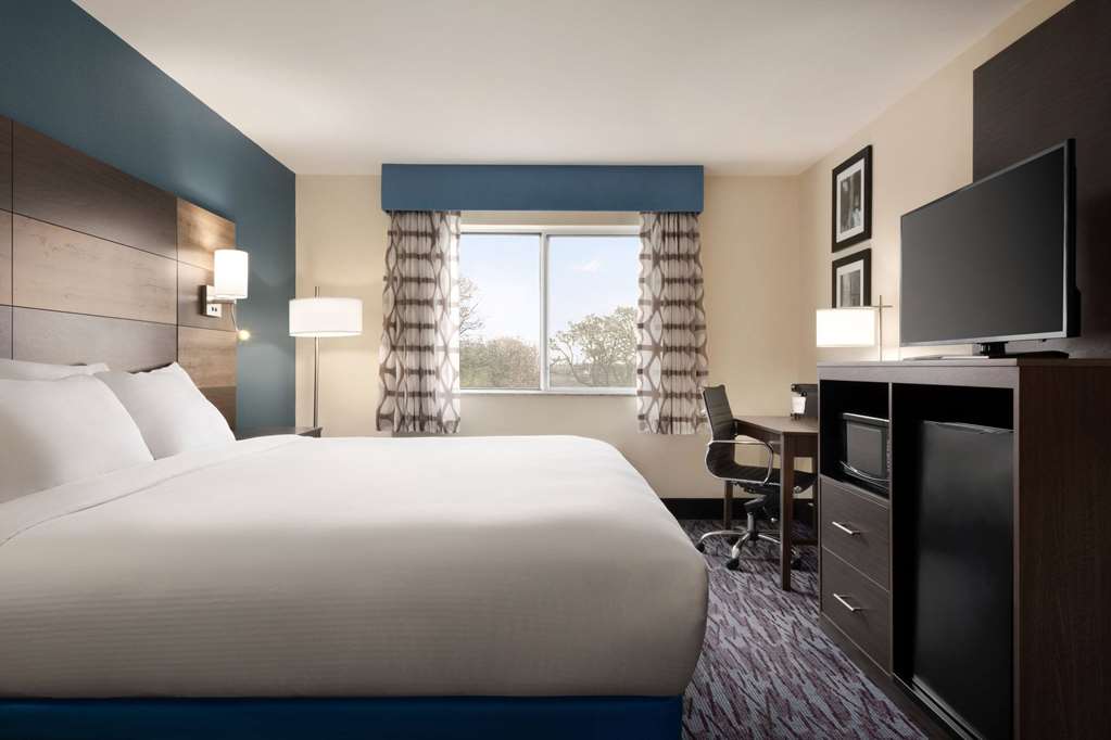 AmericInn by Wyndham Dodgeville - photo 14