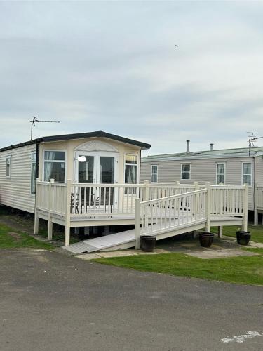 6 berth Ingoldmells The Grange With Ramp — 4-Star Luxury Hotel in Ingoldmells, United Kingdom