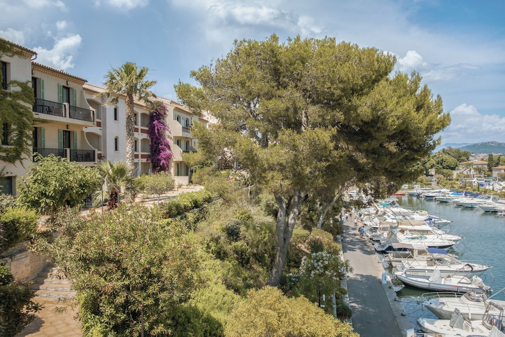 Appartements De L Helios Iles Des Embiez — Ollioules