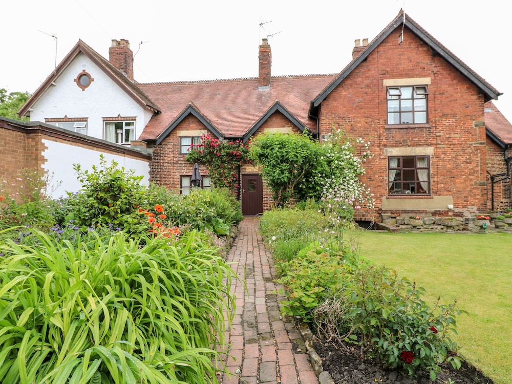 Hobson's Cottage 10 Main Street — 4-Star Luxury Hotel in Ilkeston, United Kingdom