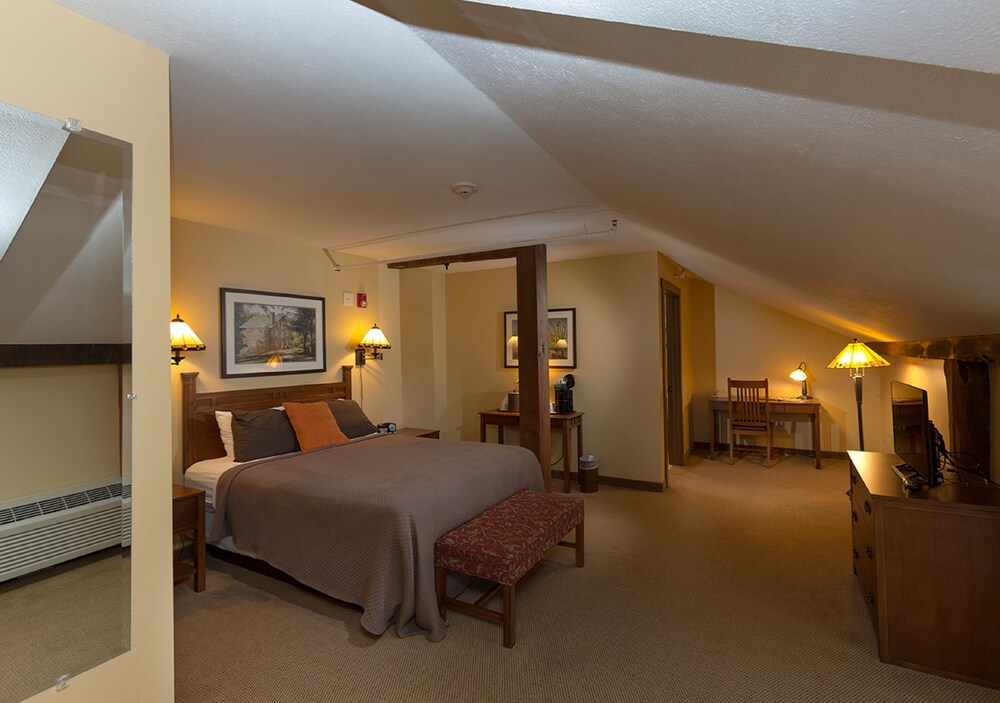 The Red Mill Inn - photo 12