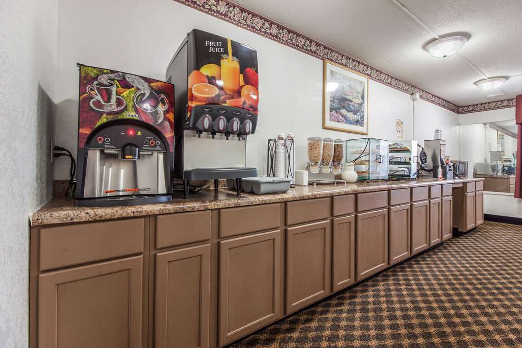 Econo Lodge Lexington - photo 20