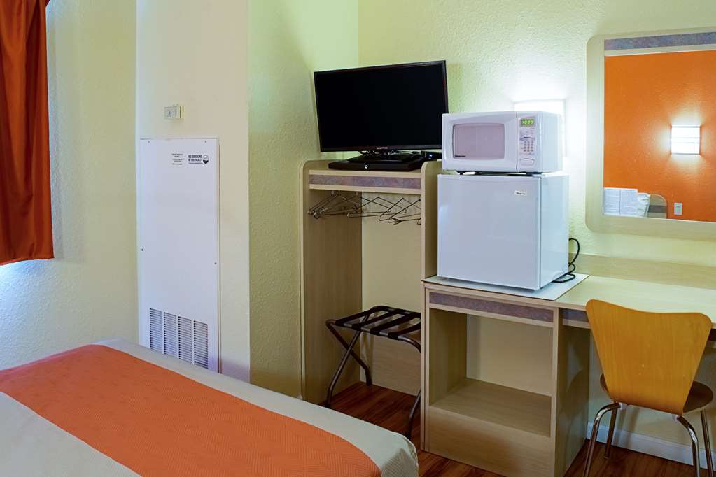 Motel 6 Seymour IN North - photo 12