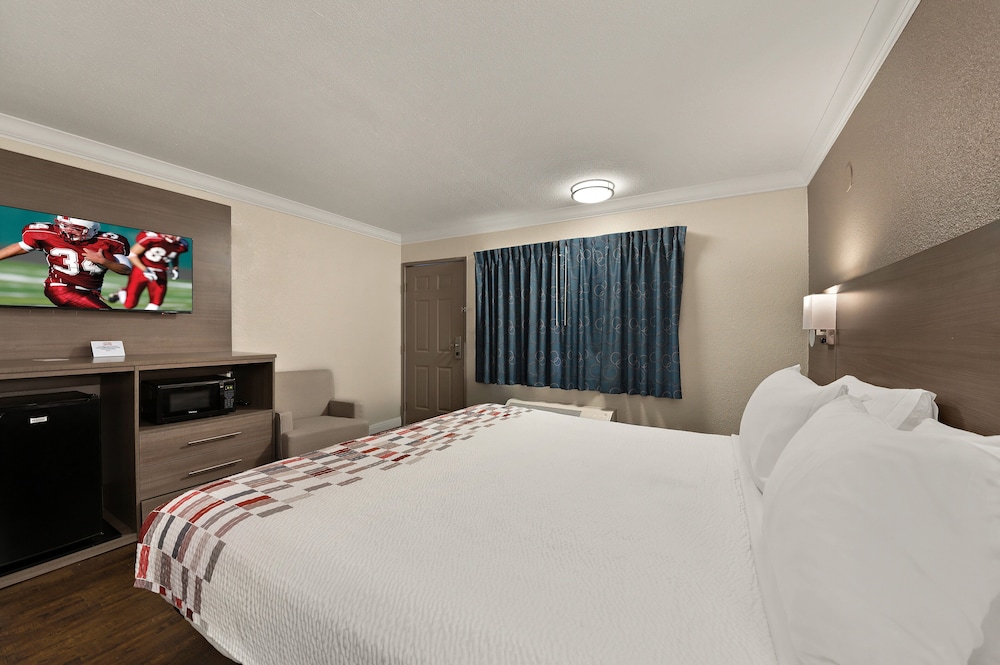 Red Roof Inn Los Angeles Bellflower - photo 9