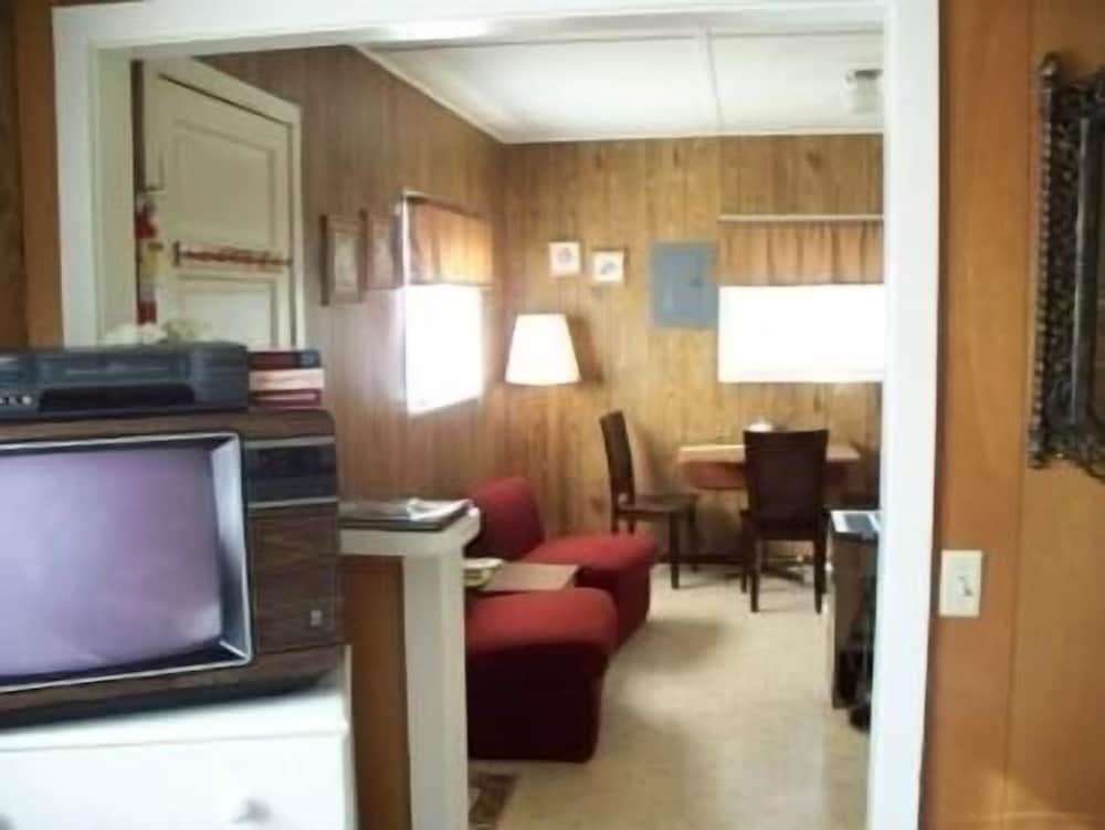 Valley View Motel - photo 16