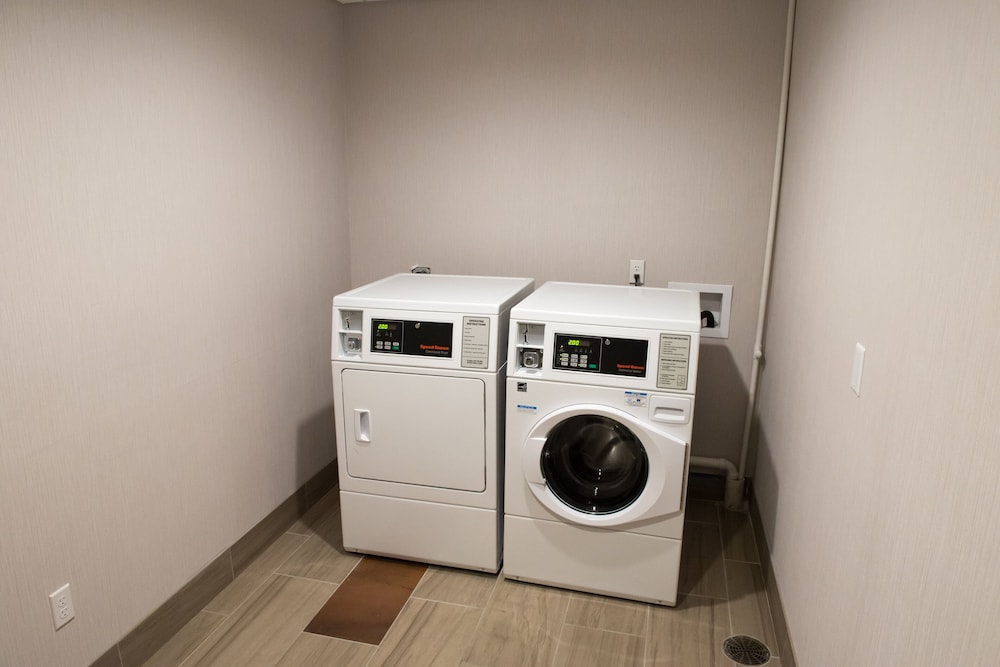 Holiday Inn Express & Suites Louisville N Jeffersonville by IHG - photo 17