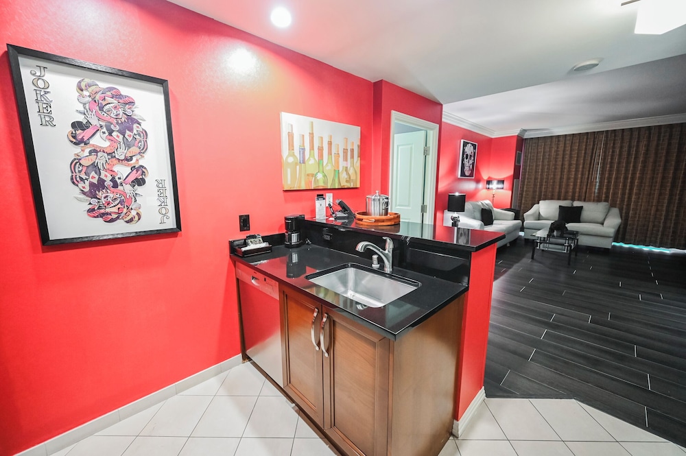 StripViewSuites at Signature - photo 106