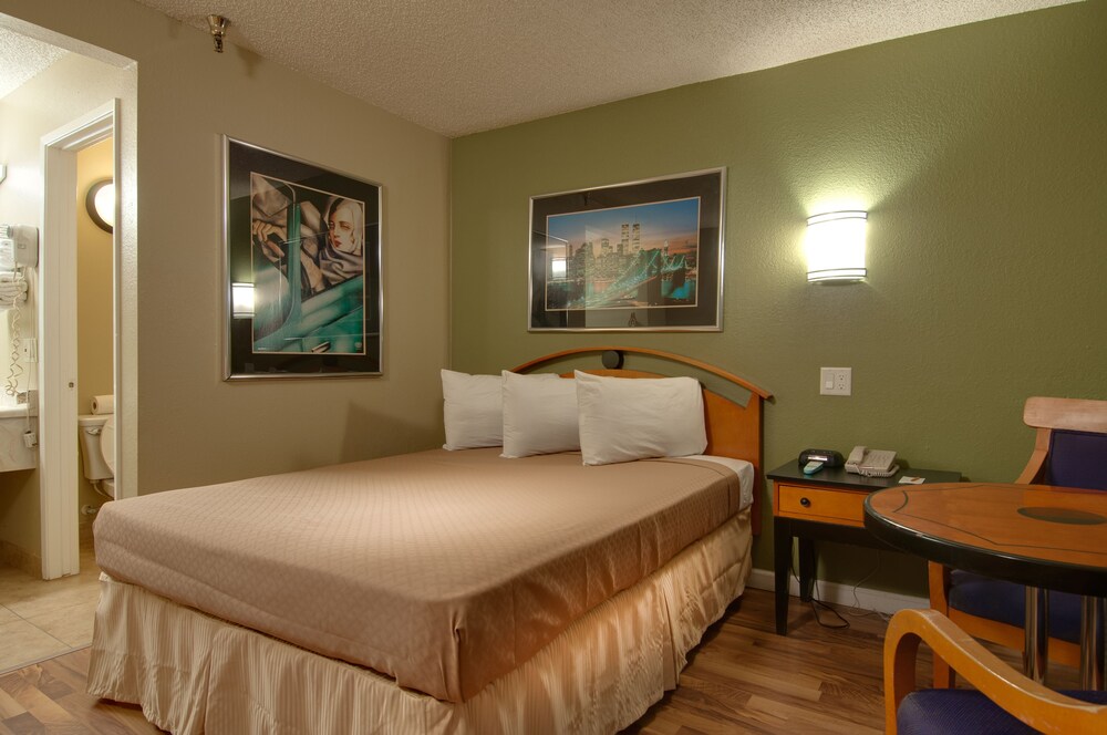 Vagabond Inn Bakersfield North - photo 9