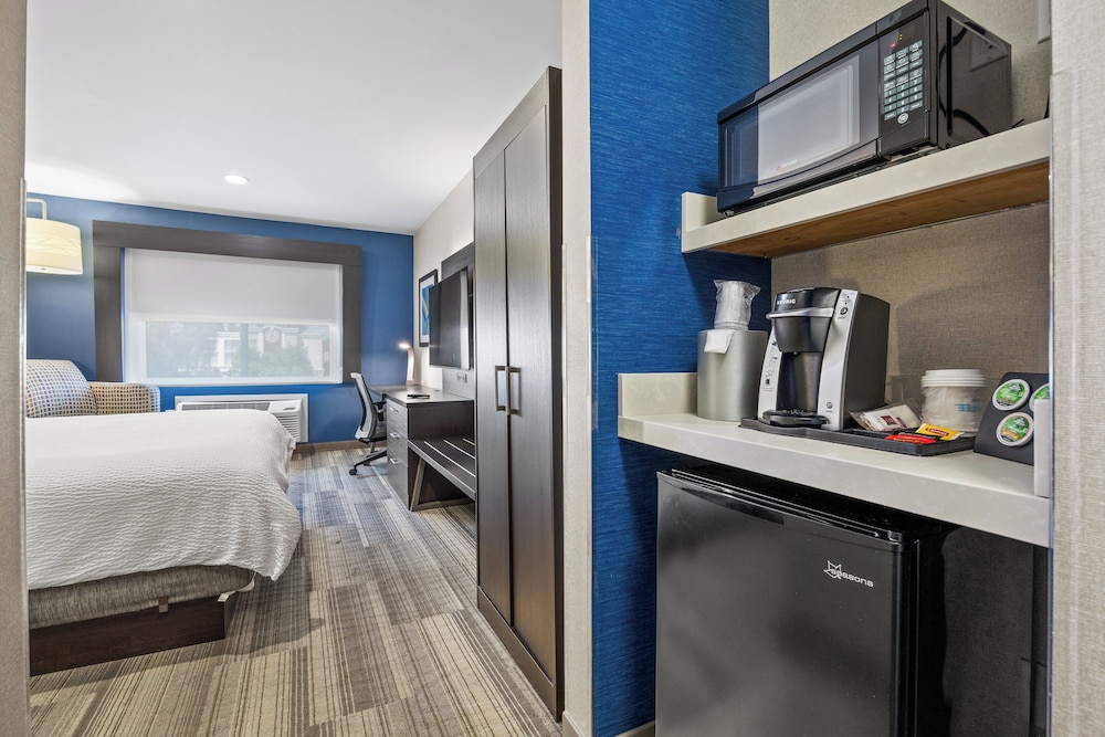 Holiday Inn Express Sunnyvale Silicon Valley by IHG - photo 33