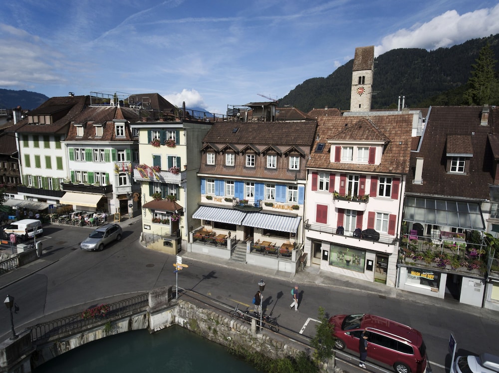 The Aarburg Hotel & Café — hotel in Unterseen