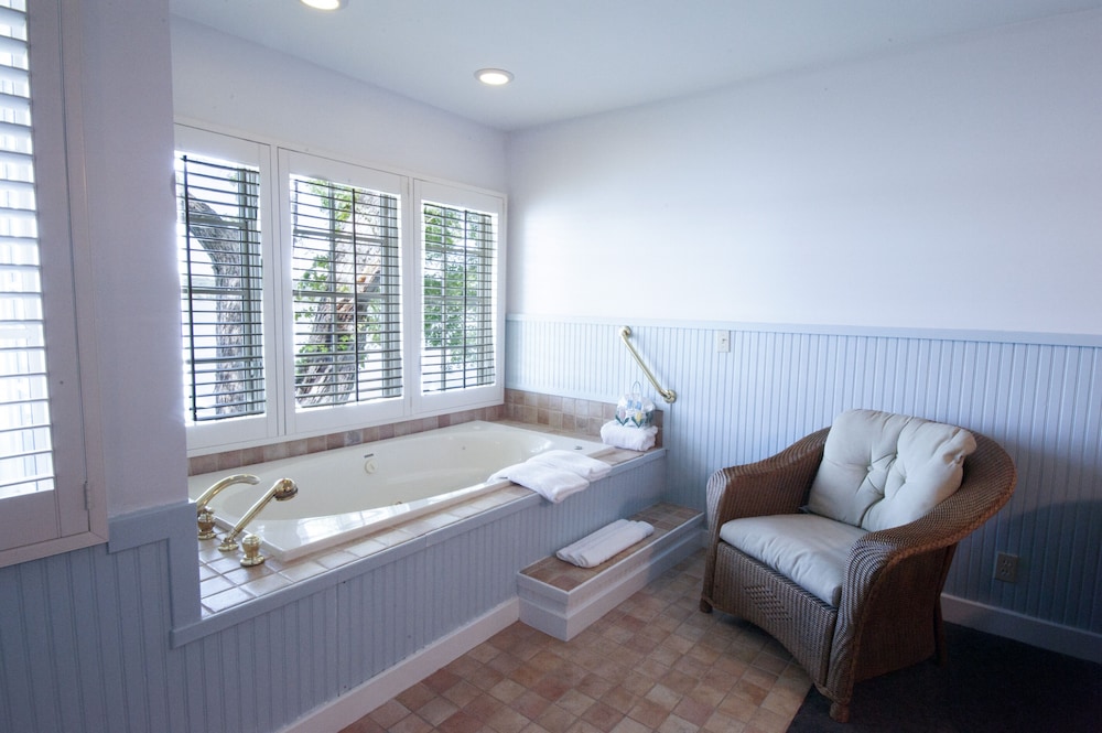 The Sand Hill Inn - photo 8