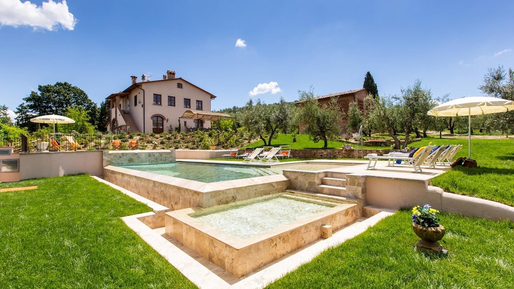 Dimora San Germano 14 Emma Villas — 4-Star Luxury Hotel in San Miniato, Italy