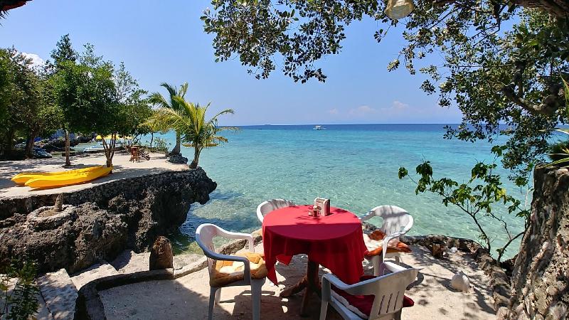 Moalboal T Breeze Coastal Resort — 4-Star Luxury Hotel in Moalboal, Philippines